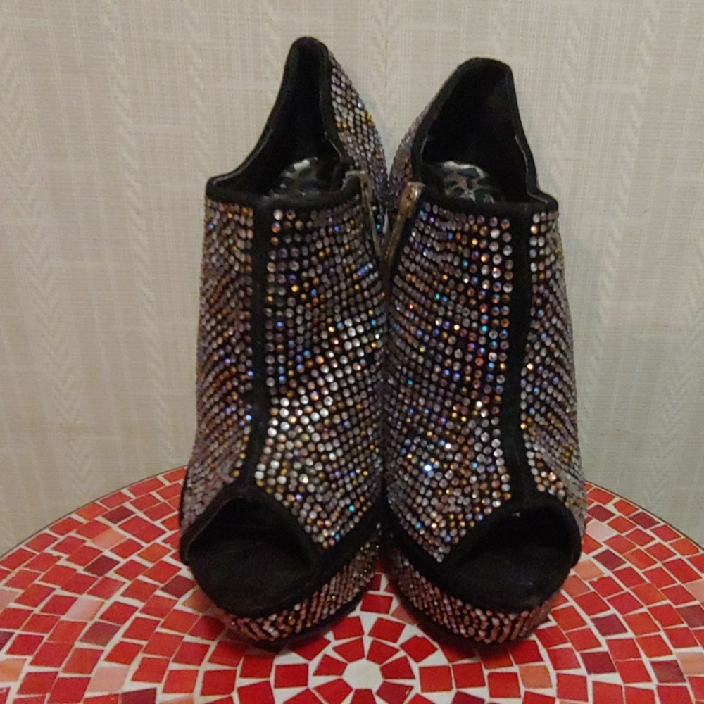 # 006 - Dollhouse Heels